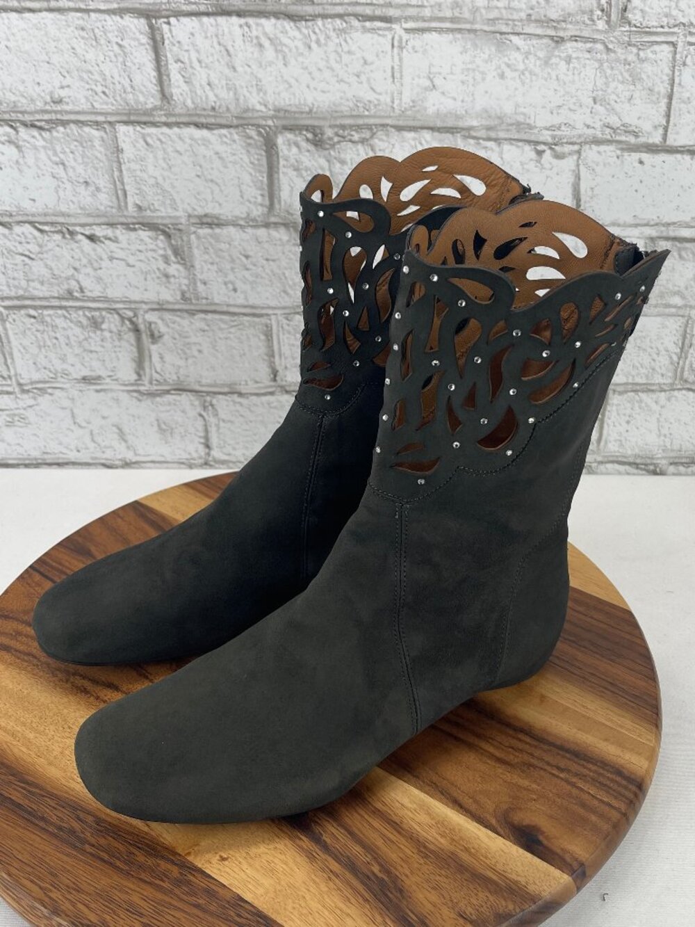 Earthies Raaka Womens 10 B Dark Grey Suede Leather Zip Up 10" Studded Booties